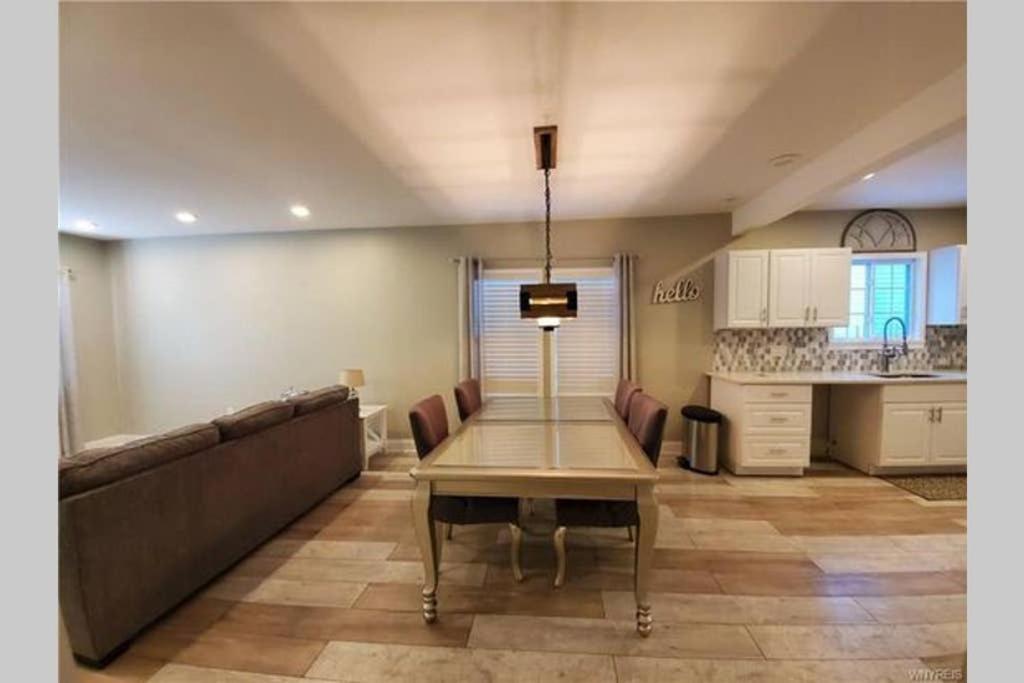 Luxury Private Home In The Heart Of ナイアガラフォールズ エクステリア 写真