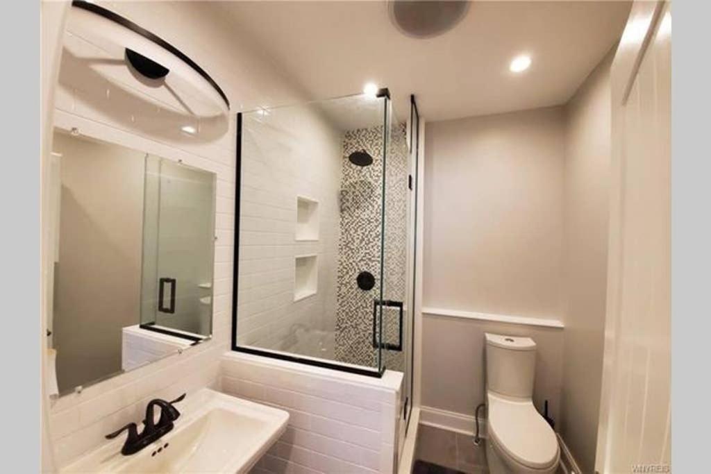 Luxury Private Home In The Heart Of ナイアガラフォールズ エクステリア 写真
