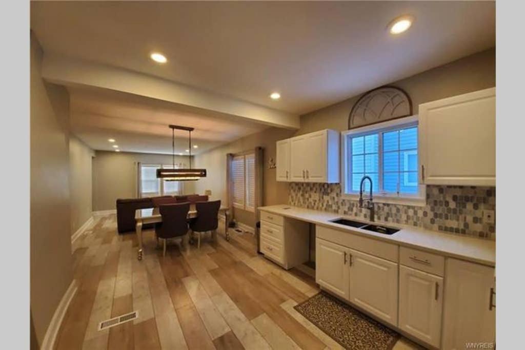 Luxury Private Home In The Heart Of ナイアガラフォールズ エクステリア 写真
